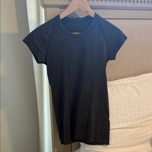 Lululemon workout top